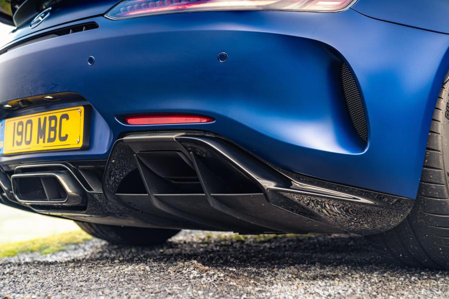 Детали экстерьера Mercedes-AMG GT R Roadster (R190) 2019 года  (UK) (фото 4 из 40)
